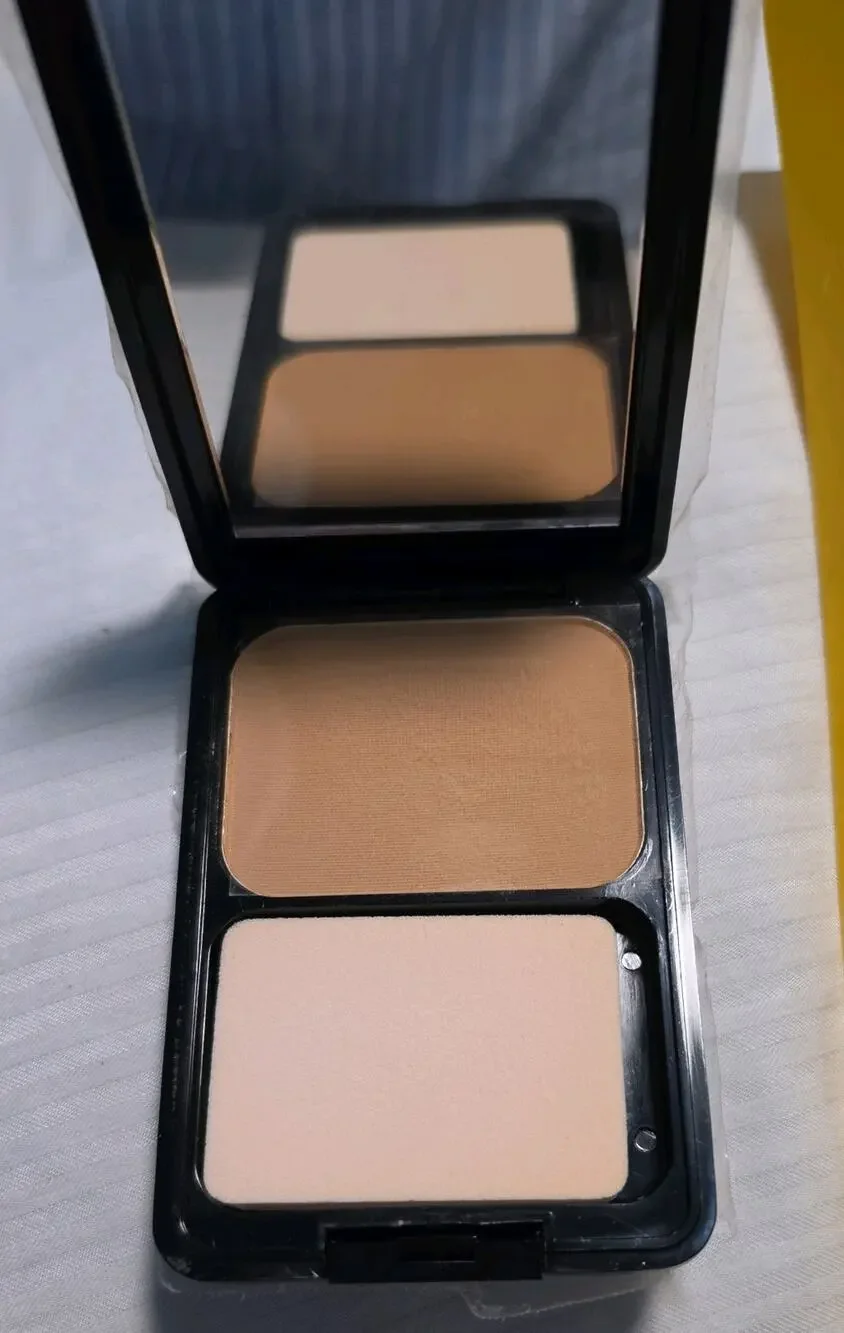Color Perfect Dual-Activ Powder Foundation Sand Beige Wet/Dry Compact New